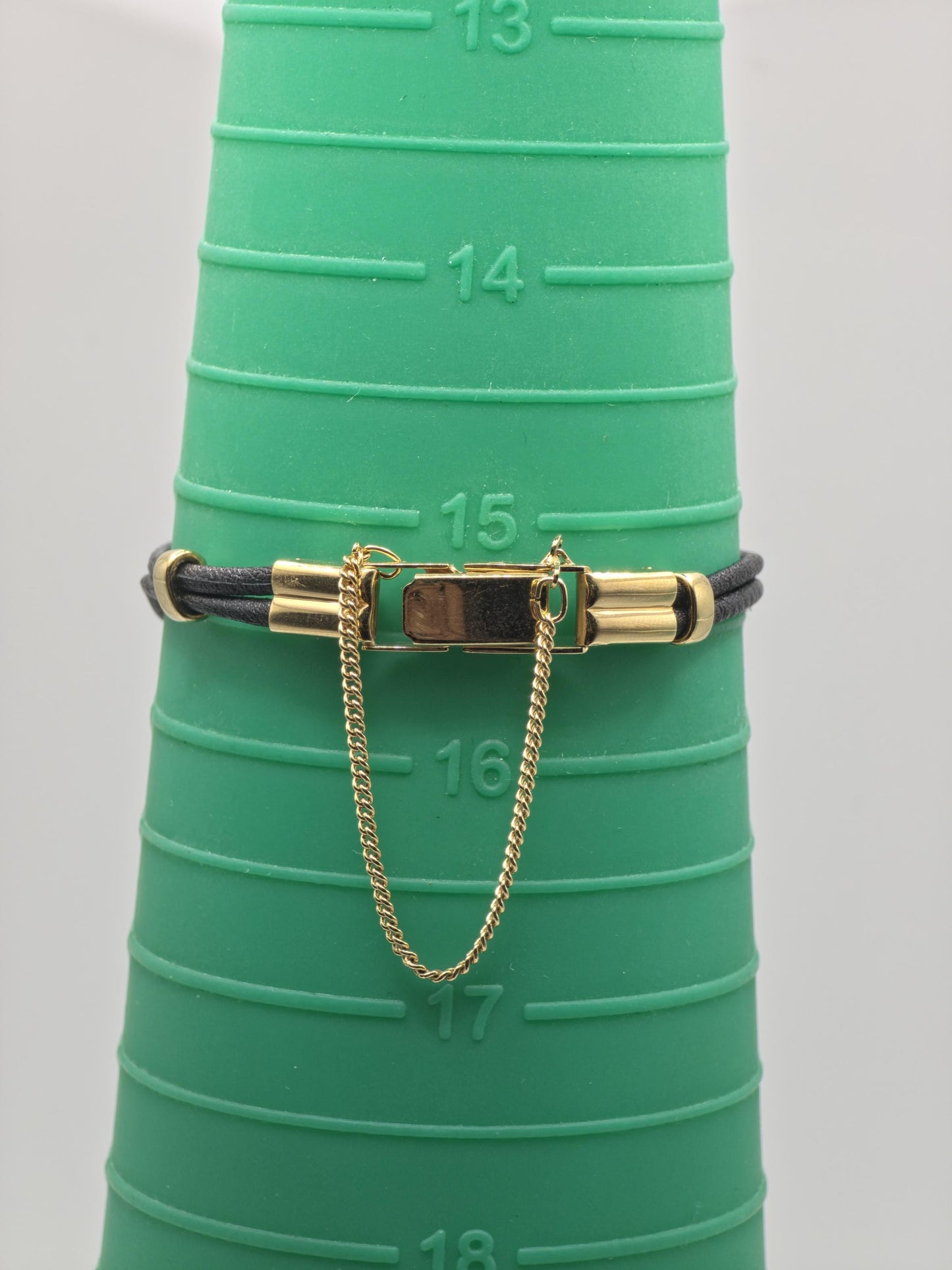 Vintage ELLE Quartz Gold Tone Bracelet Women's Dress Watch - 398