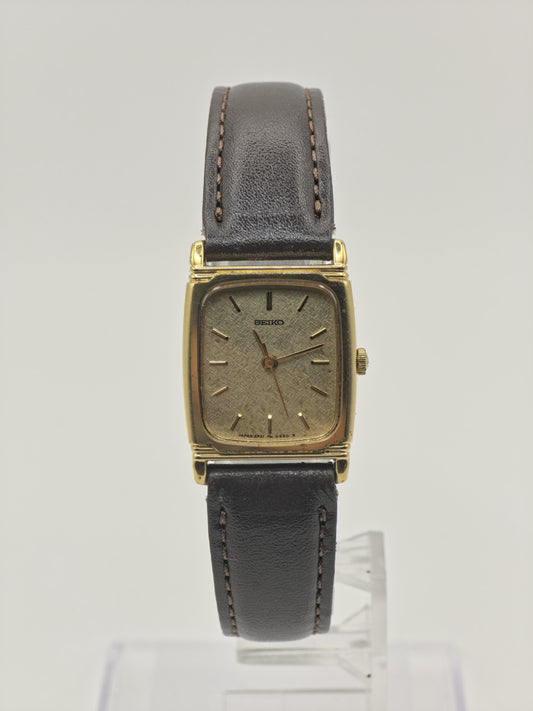 Vintage Seiko Women's Quartz Gold Tone Textured Dial Rectangular Dress Watch - 403
