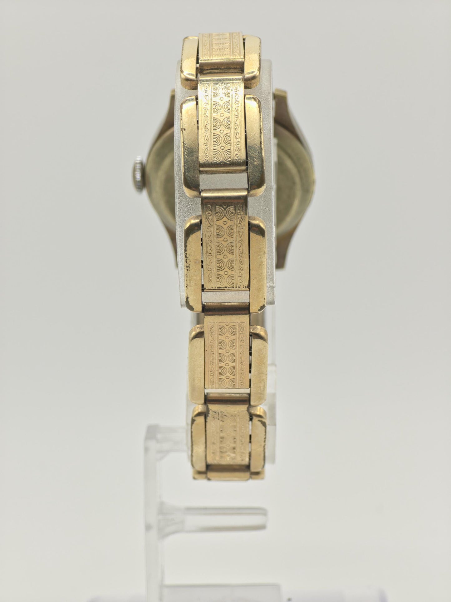 Vintage Longines Women's Mechanical Gold Tone Enamel Dial Small Seconds Wrist Watch - 405