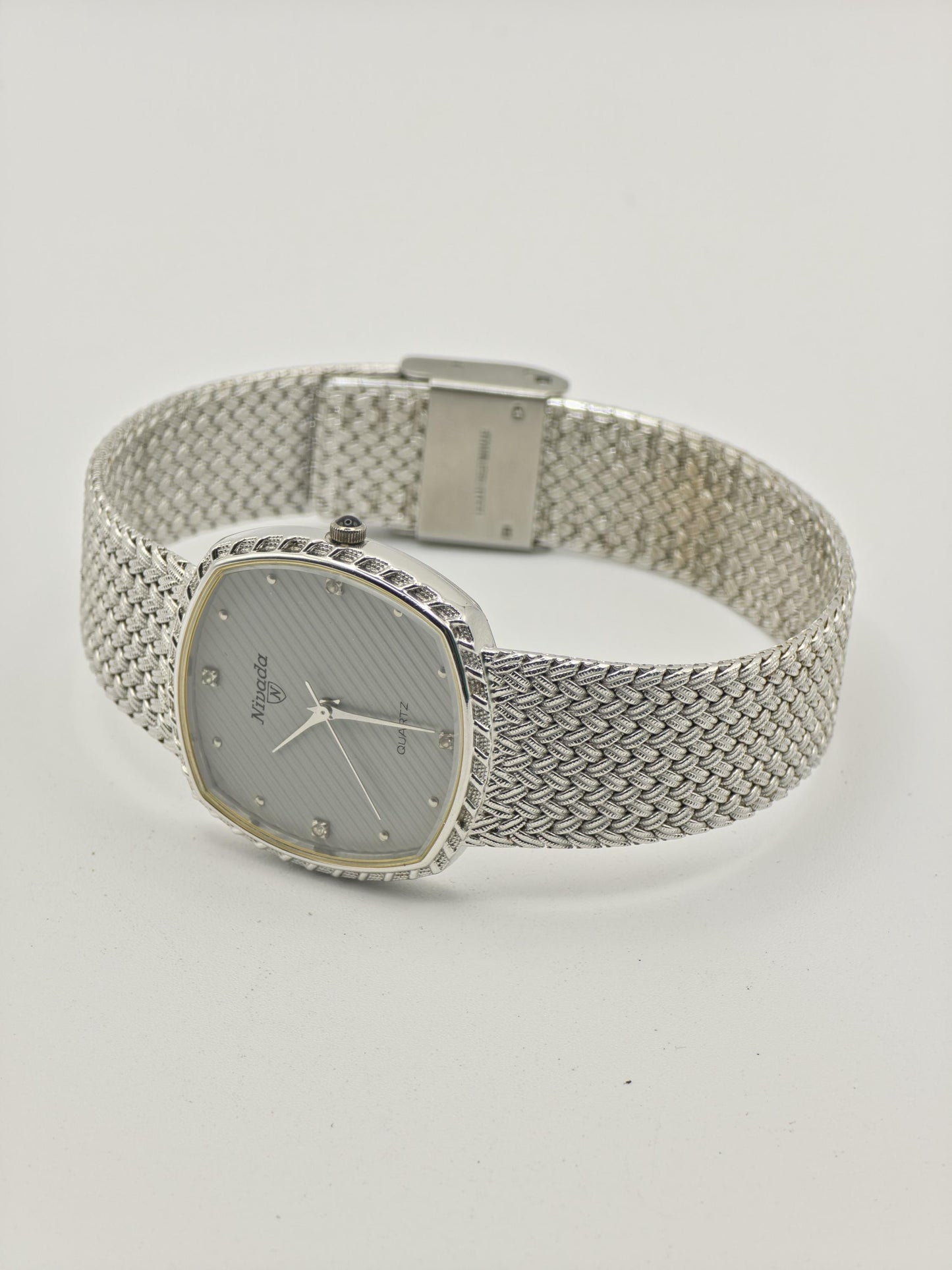 Vintage Nivada Men's/Unisex Quartz Silver Tone Swiss Dress Watch - 415