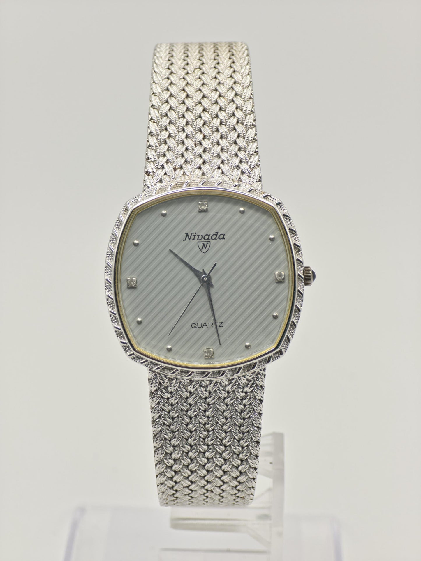 Vintage Nivada Men's/Unisex Quartz Silver Tone Swiss Dress Watch - 415