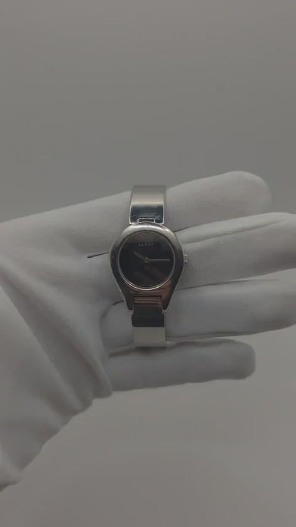 Vintage Gucci Quartz Watch | Swiss Made Women’s Bracelet Watch | Black Dial & Silver-Tone Case | 1990s–2000s Minimalist Luxury Timepiece