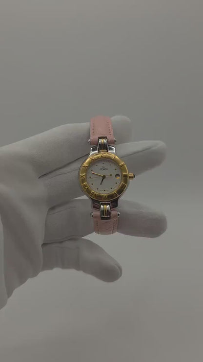 Fendi 900L Ladies Swiss-Made Watch – Two-Tone Gold Bezel – Pink Leather Strap – Elegant Vintage Design